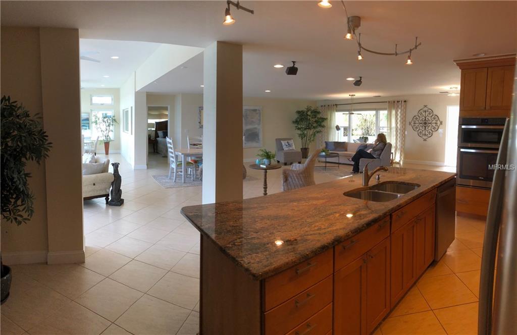 1226 79TH STREET S, ST PETERSBURG, Florida 33707, 4 Bedrooms Bedrooms, 7 Rooms Rooms,2 BathroomsBathrooms,Residential,For sale,79TH,U7836685