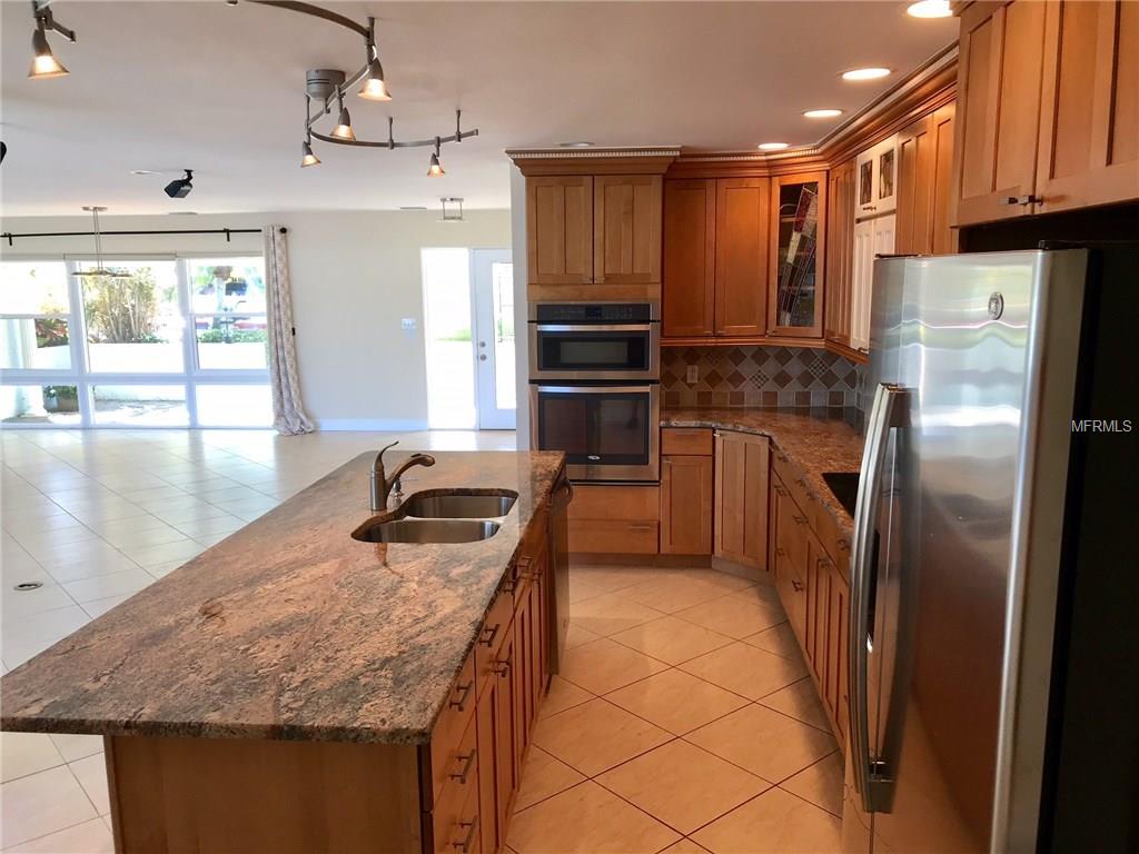 1226 79TH STREET S, ST PETERSBURG, Florida 33707, 4 Bedrooms Bedrooms, 7 Rooms Rooms,2 BathroomsBathrooms,Residential,For sale,79TH,U7836685