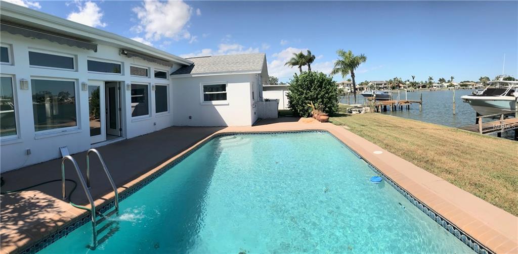 1226 79TH STREET S, ST PETERSBURG, Florida 33707, 4 Bedrooms Bedrooms, 7 Rooms Rooms,2 BathroomsBathrooms,Residential,For sale,79TH,U7836685