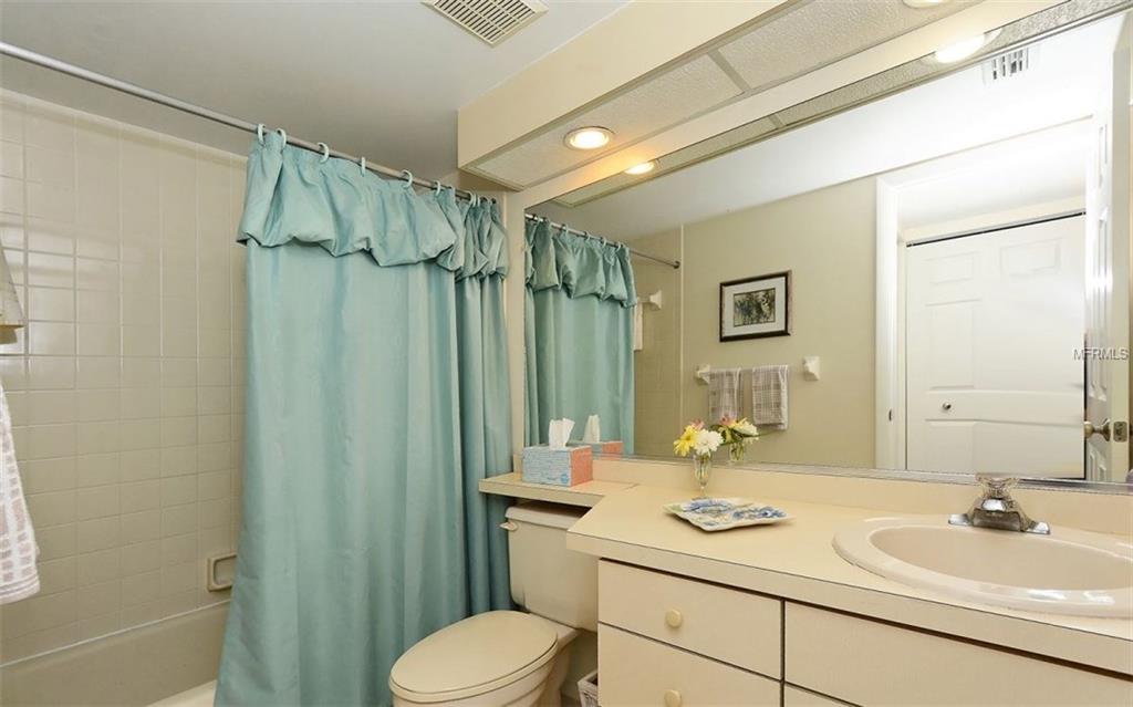 609 ESTUARY DRIVE, BRADENTON, Florida 34209, 2 Bedrooms Bedrooms, 6 Rooms Rooms,2 BathroomsBathrooms,Residential,For sale,ESTUARY,A4208790