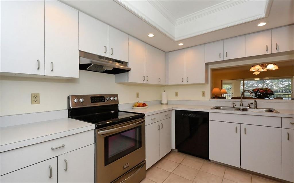 609 ESTUARY DRIVE, BRADENTON, Florida 34209, 2 Bedrooms Bedrooms, 6 Rooms Rooms,2 BathroomsBathrooms,Residential,For sale,ESTUARY,A4208790