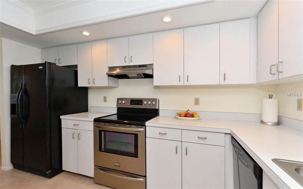 609 ESTUARY DRIVE, BRADENTON, Florida 34209, 2 Bedrooms Bedrooms, 6 Rooms Rooms,2 BathroomsBathrooms,Residential,For sale,ESTUARY,A4208790