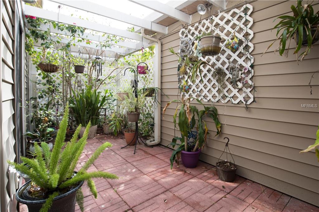 954 WILLOWOOD LANE, DUNEDIN, Florida 34698, 3 Bedrooms Bedrooms, 4 Rooms Rooms,2 BathroomsBathrooms,Residential,For sale,WILLOWOOD,U7847578