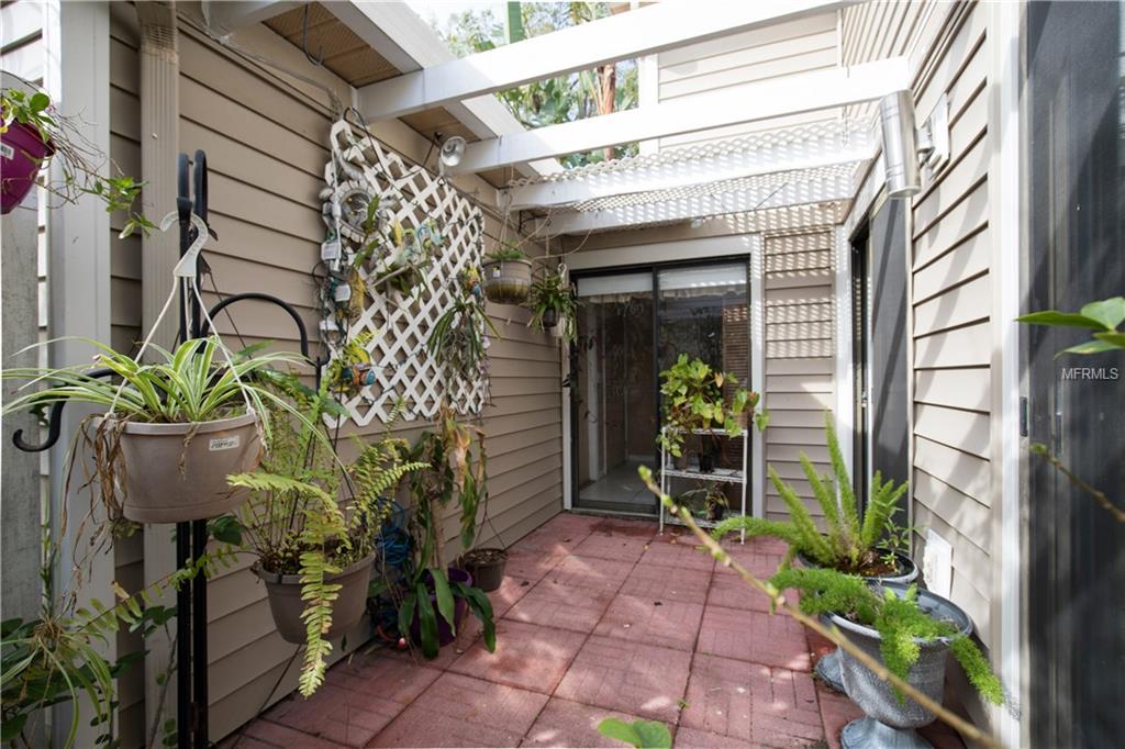 954 WILLOWOOD LANE, DUNEDIN, Florida 34698, 3 Bedrooms Bedrooms, 4 Rooms Rooms,2 BathroomsBathrooms,Residential,For sale,WILLOWOOD,U7847578