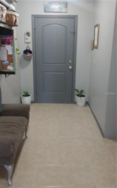 4445 FIELDVIEW CIRCLE, WESLEY CHAPEL, Florida 33545, 4 Bedrooms Bedrooms, 7 Rooms Rooms,2 BathroomsBathrooms,Residential,For sale,FIELDVIEW,T2915789