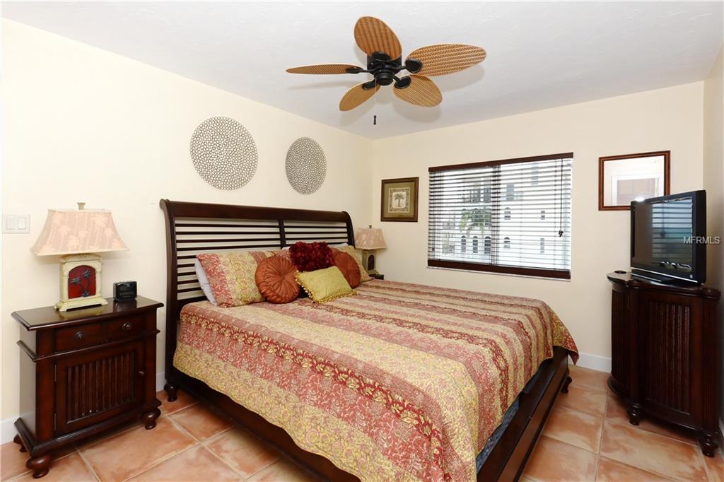 711 BEACH ROAD, SARASOTA, Florida 34242, 2 Bedrooms Bedrooms, 4 Rooms Rooms,2 BathroomsBathrooms,Residential,For sale,BEACH,A4205847