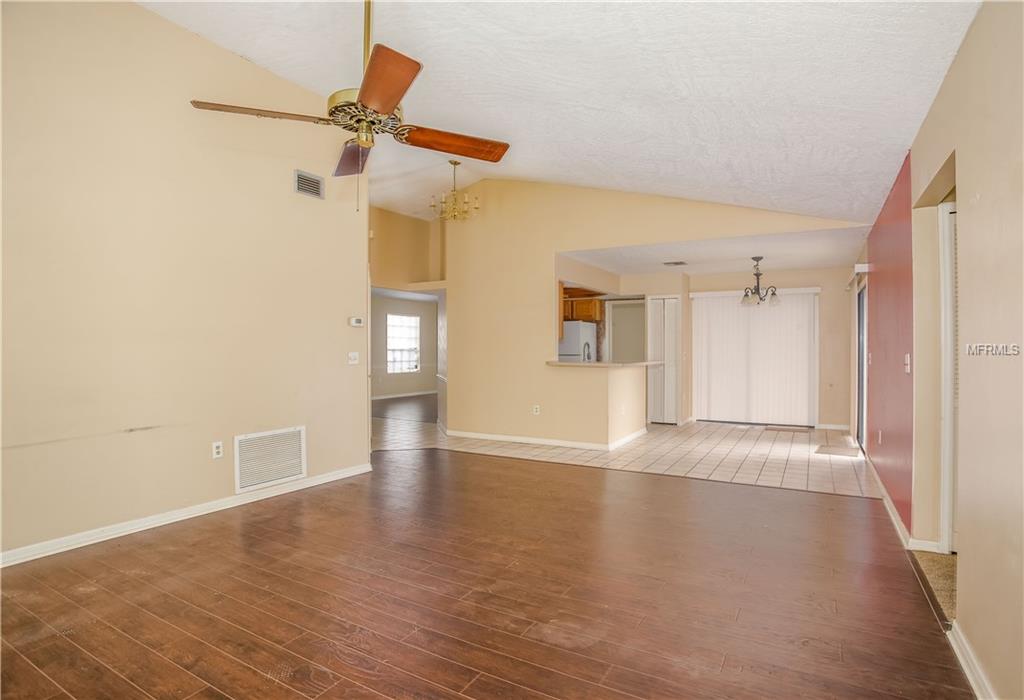 610 S DEERWOOD AVENUE, ORLANDO, Florida 32825, 4 Bedrooms Bedrooms, 8 Rooms Rooms,2 BathroomsBathrooms,Residential,For sale,DEERWOOD,S4855951