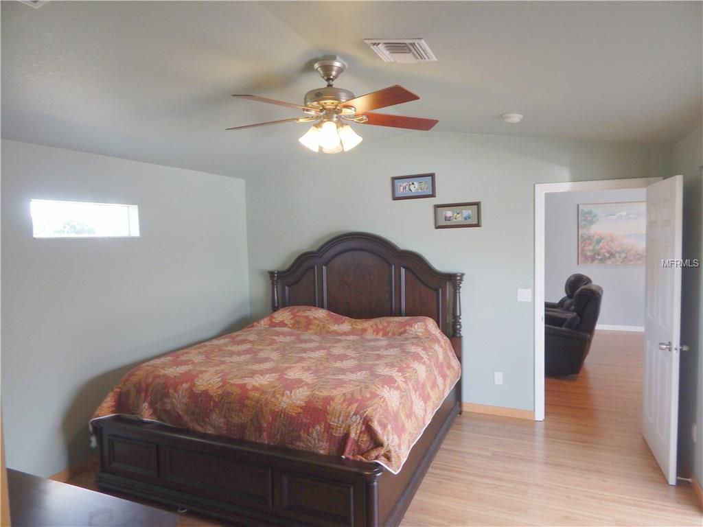 324 CENTER ROAD, VENICE, Florida 34285, 3 Bedrooms Bedrooms, 6 Rooms Rooms,3 BathroomsBathrooms,Residential,For sale,CENTER,A4209339