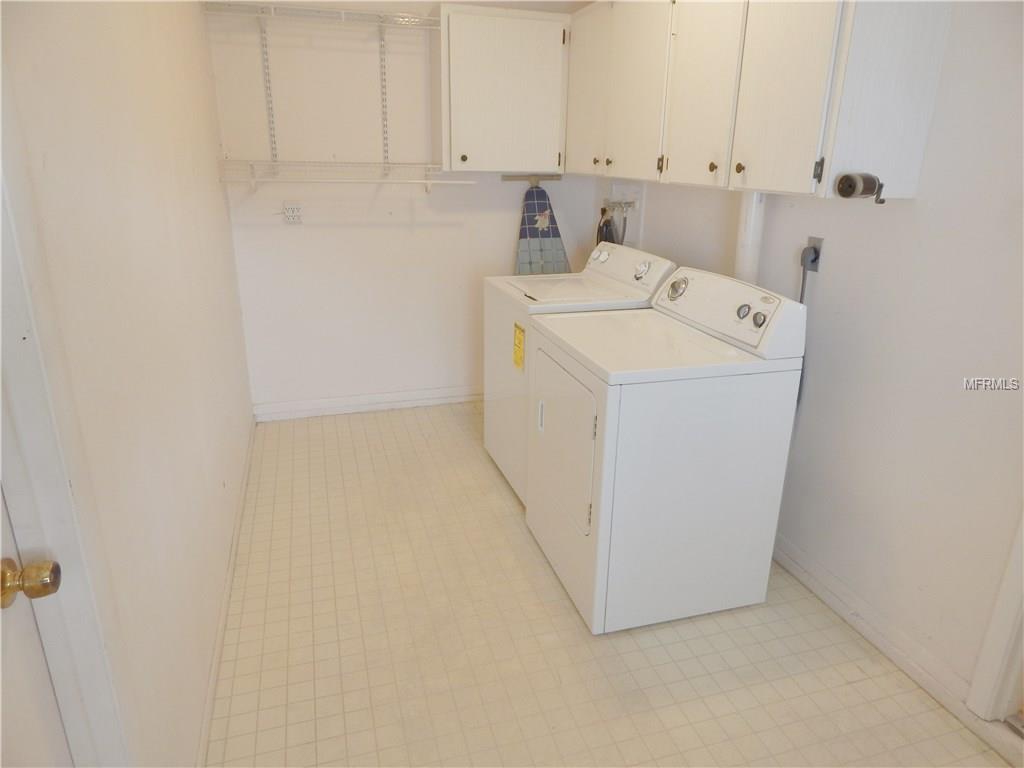 324 CENTER ROAD, VENICE, Florida 34285, 3 Bedrooms Bedrooms, 6 Rooms Rooms,3 BathroomsBathrooms,Residential,For sale,CENTER,A4209339