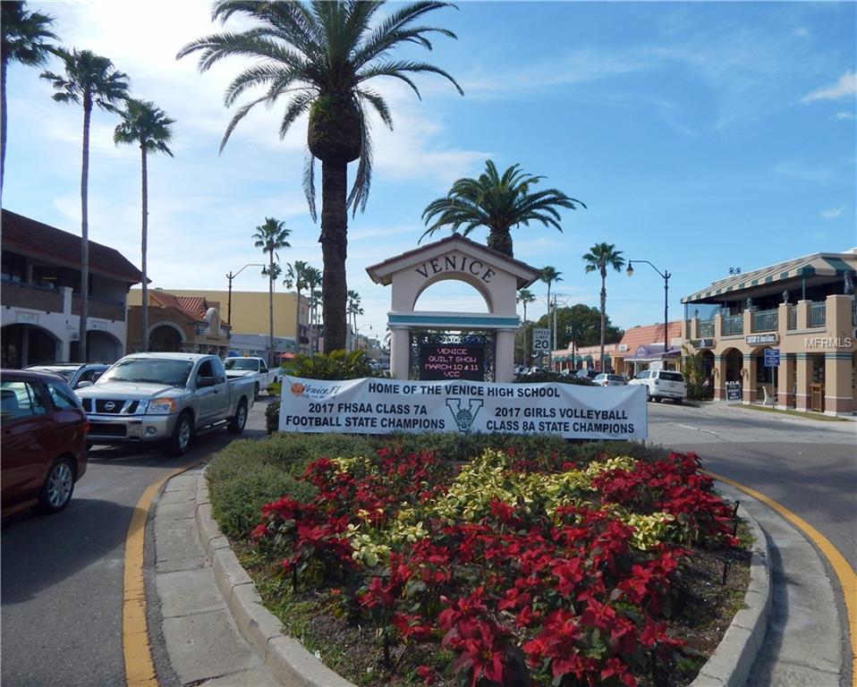 324 CENTER ROAD, VENICE, Florida 34285, 3 Bedrooms Bedrooms, 6 Rooms Rooms,3 BathroomsBathrooms,Residential,For sale,CENTER,A4209339