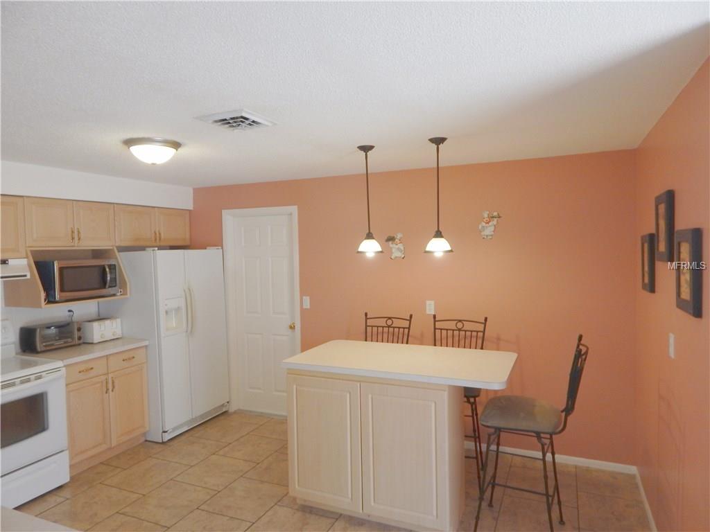 324 CENTER ROAD, VENICE, Florida 34285, 3 Bedrooms Bedrooms, 6 Rooms Rooms,3 BathroomsBathrooms,Residential,For sale,CENTER,A4209339