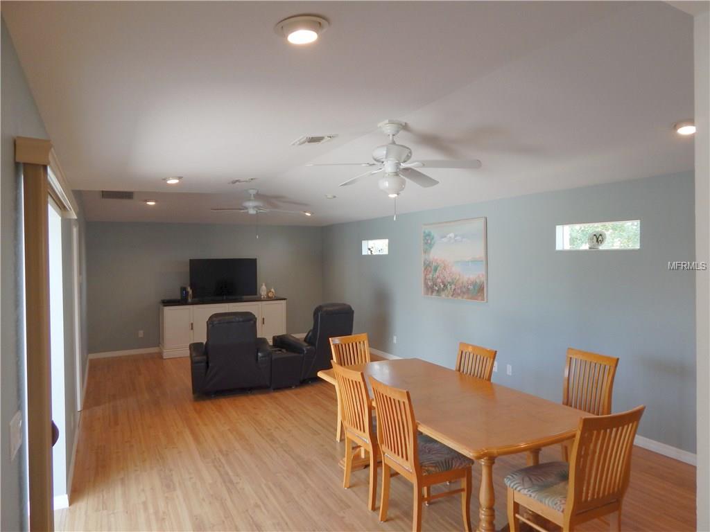 324 CENTER ROAD, VENICE, Florida 34285, 3 Bedrooms Bedrooms, 6 Rooms Rooms,3 BathroomsBathrooms,Residential,For sale,CENTER,A4209339