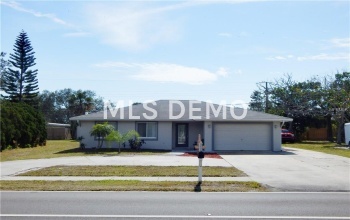 324 CENTER ROAD, VENICE, Florida 34285, 3 Bedrooms Bedrooms, 6 Rooms Rooms,3 BathroomsBathrooms,Residential,For sale,CENTER,A4209339