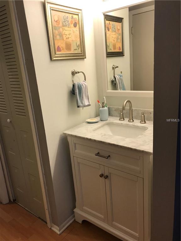 236 AFTON SQUARE, ALTAMONTE SPRINGS, Florida 32714, 1 Bedroom Bedrooms, 3 Rooms Rooms,1 BathroomBathrooms,Residential,For sale,AFTON,O5561780