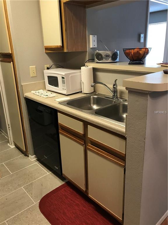 236 AFTON SQUARE, ALTAMONTE SPRINGS, Florida 32714, 1 Bedroom Bedrooms, 3 Rooms Rooms,1 BathroomBathrooms,Residential,For sale,AFTON,O5561780