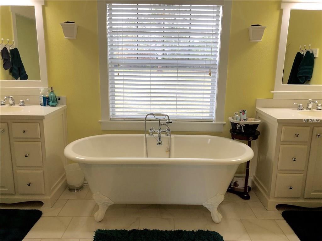 1713 REYNOLDS ROAD, DE LEON SPRINGS, Florida 32130, 4 Bedrooms Bedrooms, 6 Rooms Rooms,2 BathroomsBathrooms,Residential,For sale,REYNOLDS,V4722937