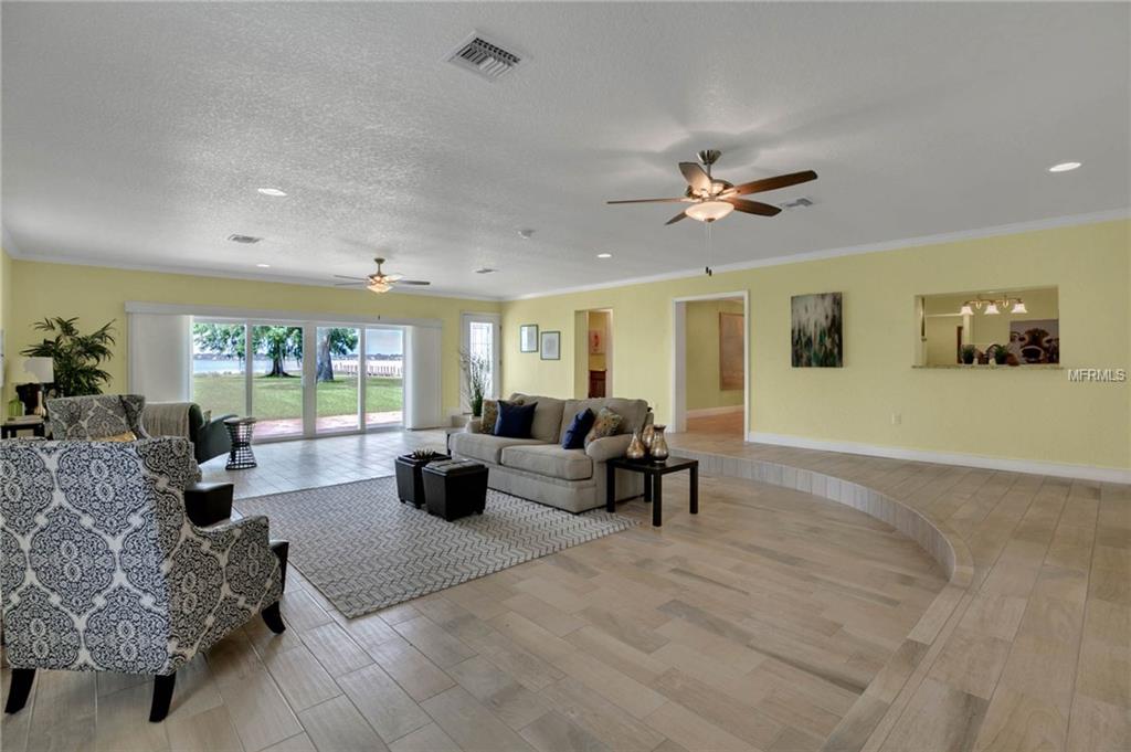 2240 LAKE ARIANA BOULEVARD, AUBURNDALE, Florida 33823, 4 Bedrooms Bedrooms, 6 Rooms Rooms,3 BathroomsBathrooms,Residential,For sale,LAKE ARIANA,P4716540