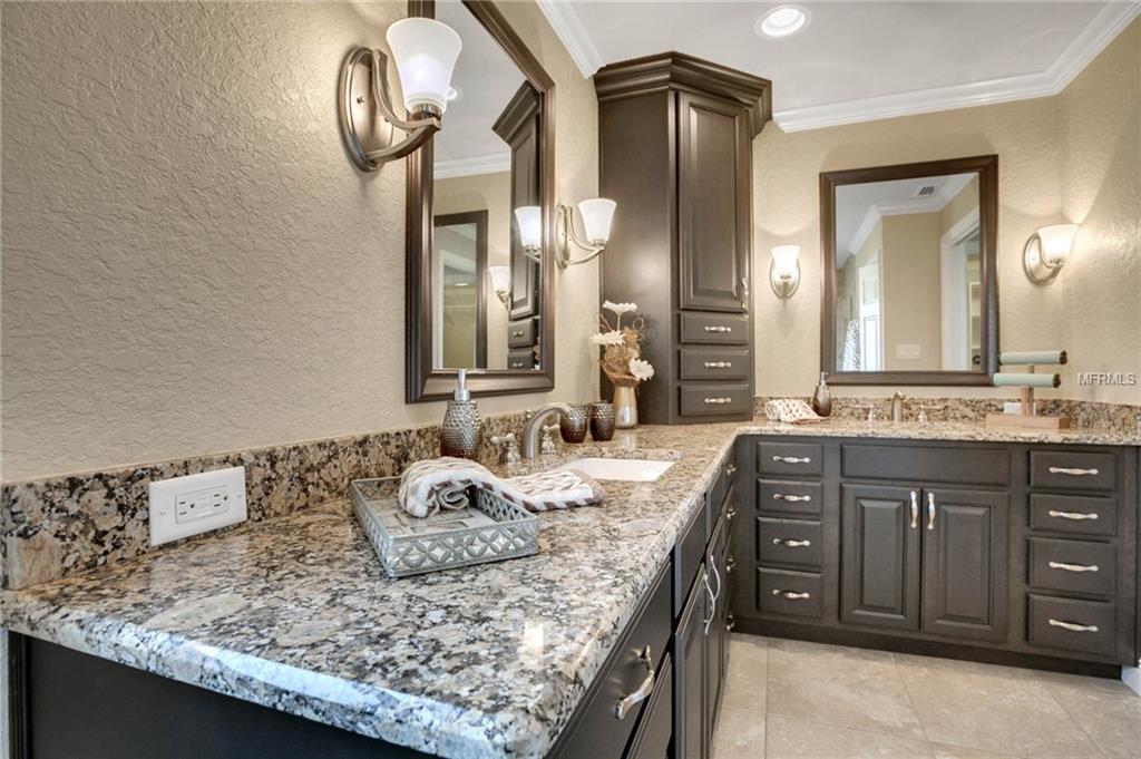 2240 LAKE ARIANA BOULEVARD, AUBURNDALE, Florida 33823, 4 Bedrooms Bedrooms, 6 Rooms Rooms,3 BathroomsBathrooms,Residential,For sale,LAKE ARIANA,P4716540