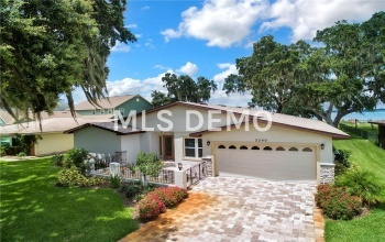 2240 LAKE ARIANA BOULEVARD, AUBURNDALE, Florida 33823, 4 Bedrooms Bedrooms, 6 Rooms Rooms,3 BathroomsBathrooms,Residential,For sale,LAKE ARIANA,P4716540