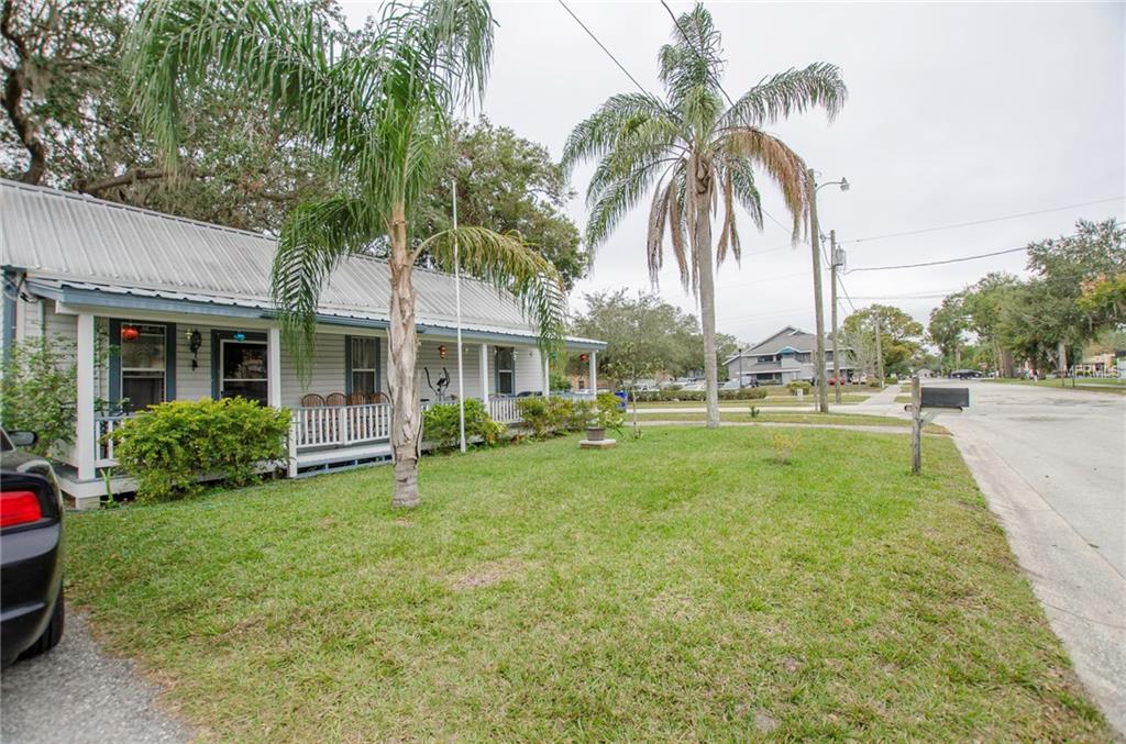 104 S DILLINGHAM AVENUE, KISSIMMEE, Florida 34741, 2 Bedrooms Bedrooms, 9 Rooms Rooms,1 BathroomBathrooms,Residential,For sale,DILLINGHAM,S4854145