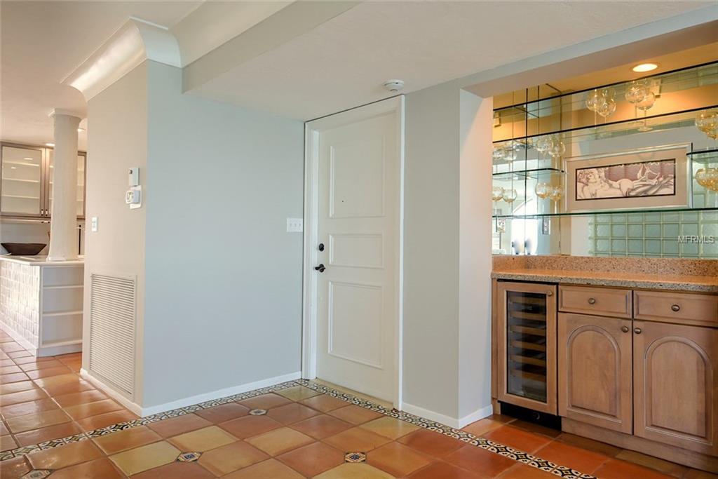 37 SUNSET DRIVE, SARASOTA, Florida 34236, 2 Bedrooms Bedrooms, 4 Rooms Rooms,2 BathroomsBathrooms,Residential,For sale,SUNSET,A4198187