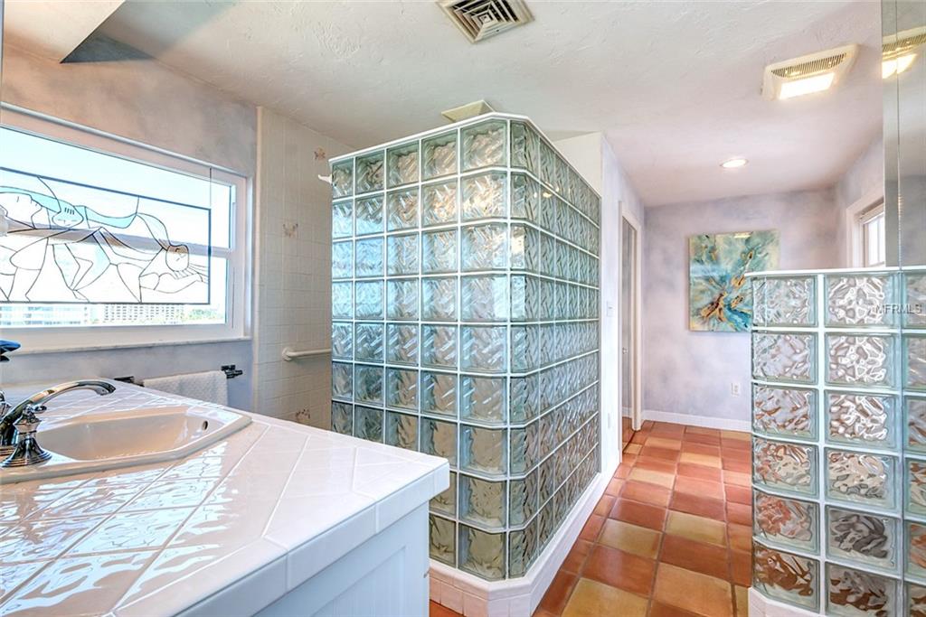 37 SUNSET DRIVE, SARASOTA, Florida 34236, 2 Bedrooms Bedrooms, 4 Rooms Rooms,2 BathroomsBathrooms,Residential,For sale,SUNSET,A4198187
