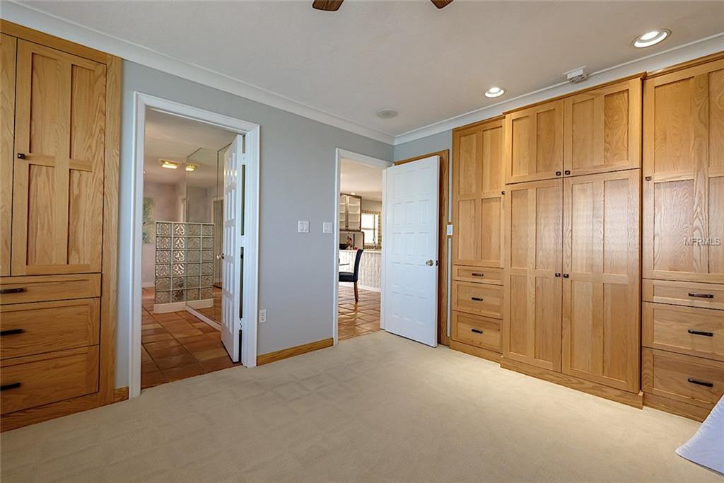 37 SUNSET DRIVE, SARASOTA, Florida 34236, 2 Bedrooms Bedrooms, 4 Rooms Rooms,2 BathroomsBathrooms,Residential,For sale,SUNSET,A4198187