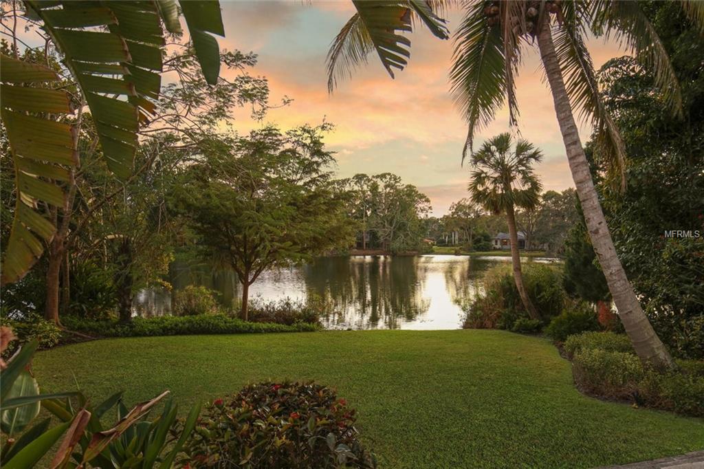 1624 N LAKE SHORE DRIVE, SARASOTA, Florida 34231, 4 Bedrooms Bedrooms, 8 Rooms Rooms,3 BathroomsBathrooms,Residential,For sale,LAKE SHORE,A4209721