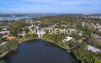 1624 N LAKE SHORE DRIVE, SARASOTA, Florida 34231, 4 Bedrooms Bedrooms, 8 Rooms Rooms,3 BathroomsBathrooms,Residential,For sale,LAKE SHORE,A4209721