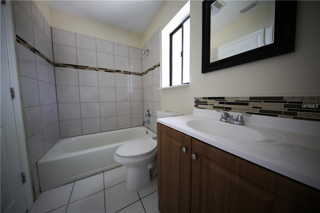 812 TOWERING OAK WAY APOPKA, Florida 32712, 3 Bedrooms Bedrooms, 8 Rooms Rooms,2 BathroomsBathrooms,Residential,For sale,TOWERING OAK,O5553124