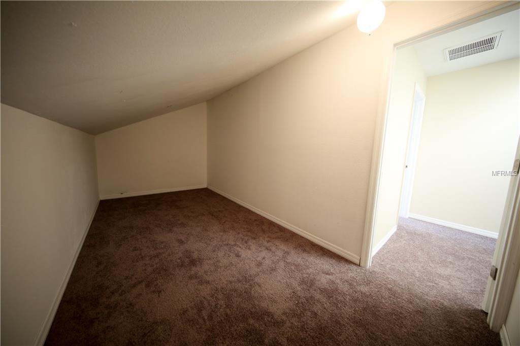 812 TOWERING OAK WAY APOPKA, Florida 32712, 3 Bedrooms Bedrooms, 8 Rooms Rooms,2 BathroomsBathrooms,Residential,For sale,TOWERING OAK,O5553124