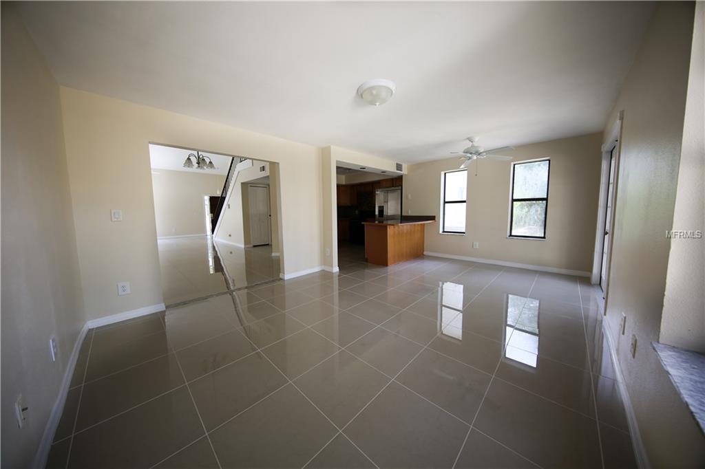 812 TOWERING OAK WAY APOPKA, Florida 32712, 3 Bedrooms Bedrooms, 8 Rooms Rooms,2 BathroomsBathrooms,Residential,For sale,TOWERING OAK,O5553124