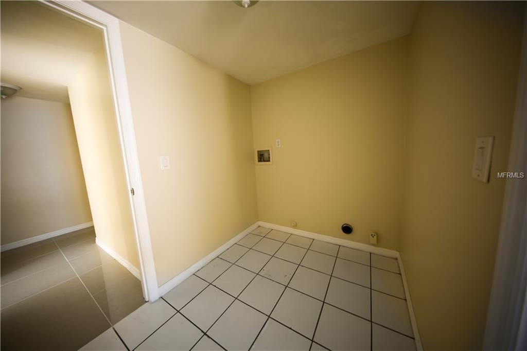 812 TOWERING OAK WAY APOPKA, Florida 32712, 3 Bedrooms Bedrooms, 8 Rooms Rooms,2 BathroomsBathrooms,Residential,For sale,TOWERING OAK,O5553124