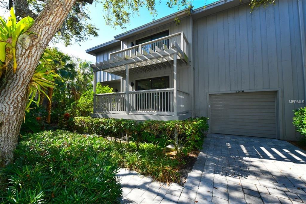 1376 LANDINGS POINT, SARASOTA, Florida 34231, 3 Bedrooms Bedrooms, 7 Rooms Rooms,2 BathroomsBathrooms,Residential,For sale,LANDINGS,A4209340
