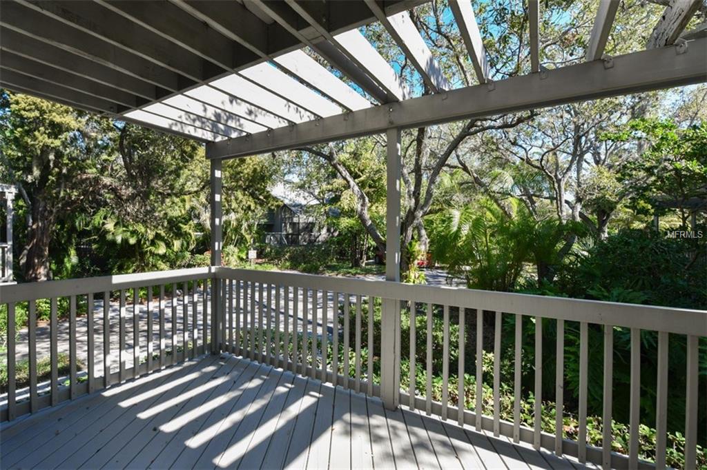 1376 LANDINGS POINT, SARASOTA, Florida 34231, 3 Bedrooms Bedrooms, 7 Rooms Rooms,2 BathroomsBathrooms,Residential,For sale,LANDINGS,A4209340