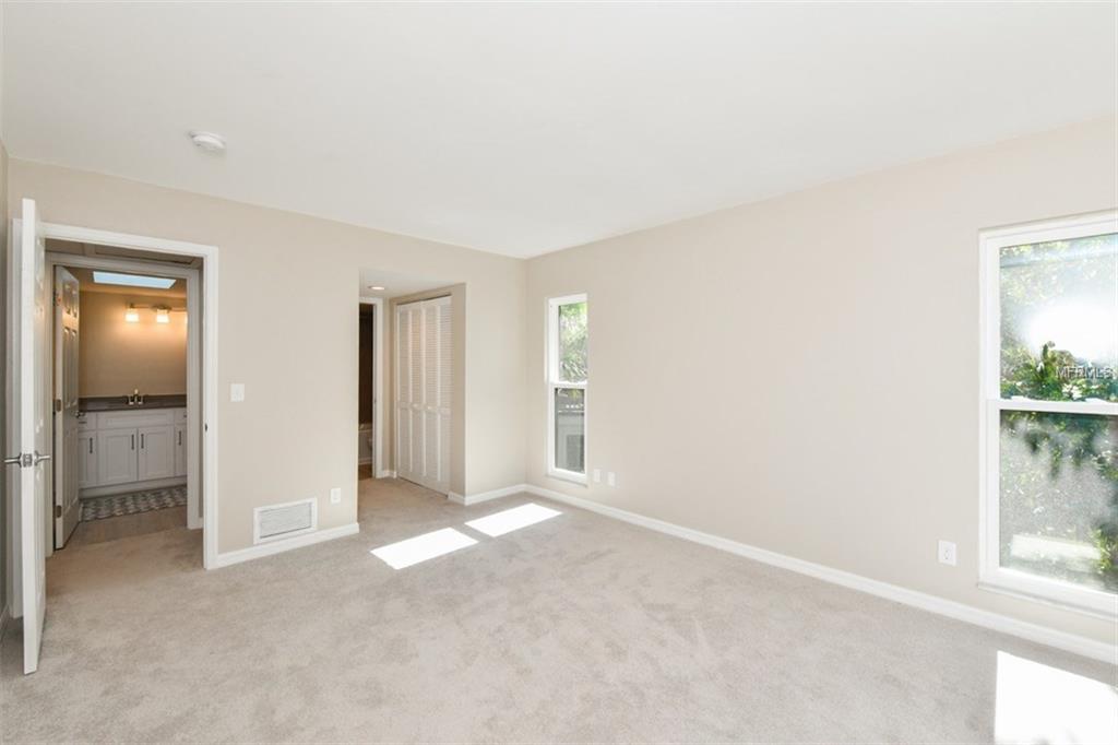 1376 LANDINGS POINT, SARASOTA, Florida 34231, 3 Bedrooms Bedrooms, 7 Rooms Rooms,2 BathroomsBathrooms,Residential,For sale,LANDINGS,A4209340