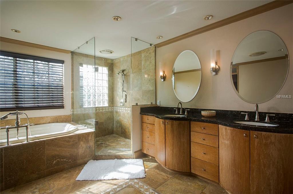 165 BARBADOS AVENUE, TAMPA, Florida 33606, 4 Bedrooms Bedrooms, 9 Rooms Rooms,2 BathroomsBathrooms,Residential,For sale,BARBADOS,T2928409