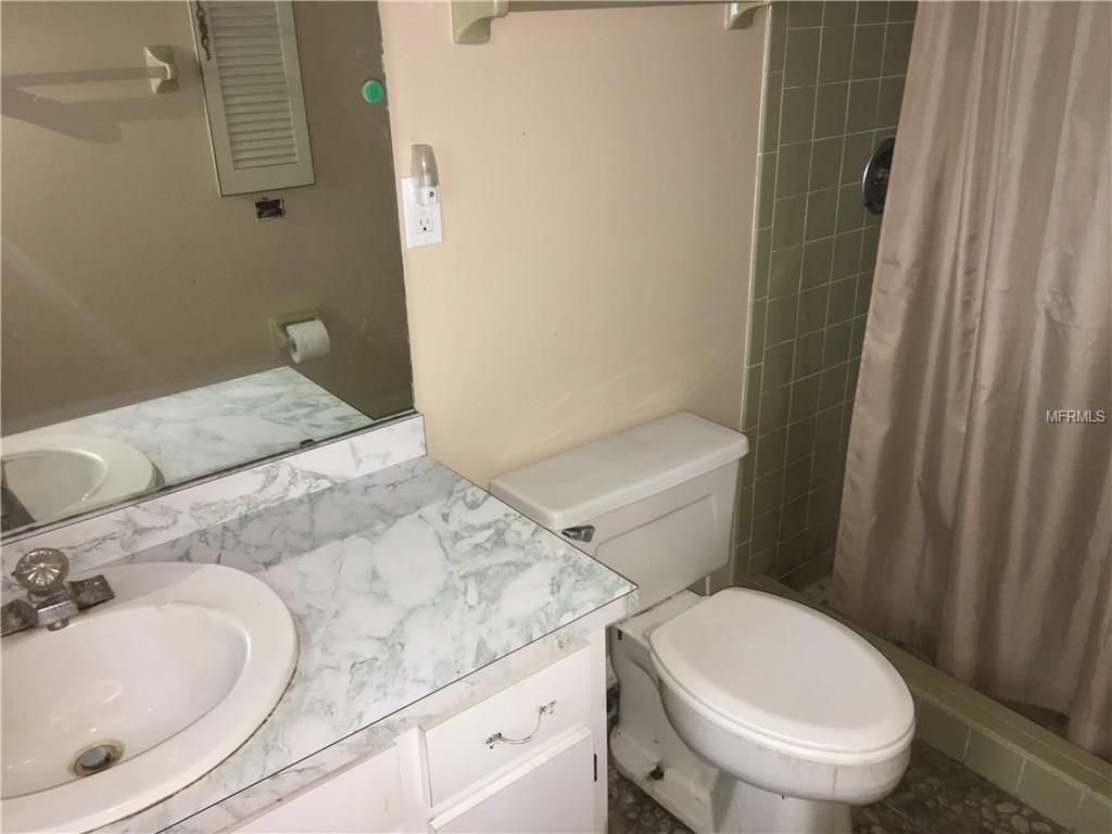 1720 CAMBRIDGE DRIVE, VENICE, Florida 34293, 2 Bedrooms Bedrooms, 7 Rooms Rooms,2 BathroomsBathrooms,Residential,For sale,CAMBRIDGE,A4205042