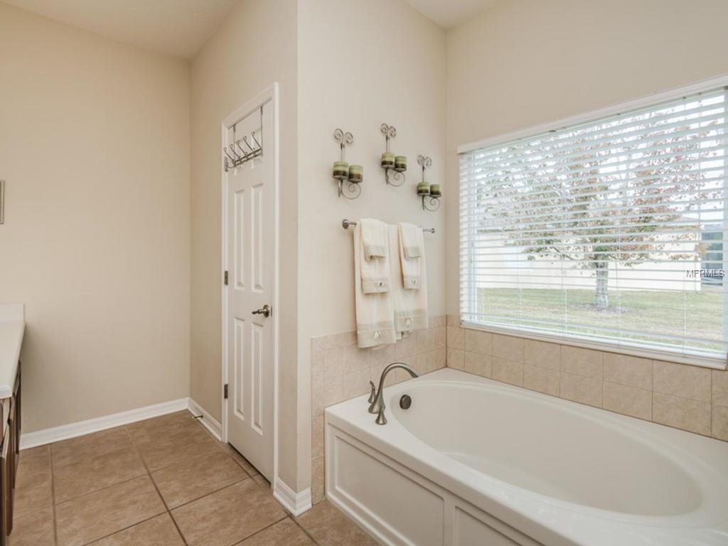 1008 ORCA COURT, HOLIDAY, Florida 34691, 3 Bedrooms Bedrooms, 6 Rooms Rooms,2 BathroomsBathrooms,Residential,For sale,ORCA,W7636784