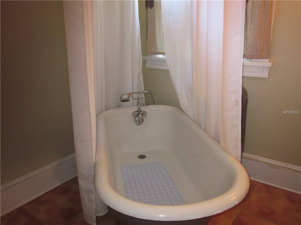 5419 DELETTE AVENUE S, GULFPORT, Florida 33707, 3 Bedrooms Bedrooms, 8 Rooms Rooms,2 BathroomsBathrooms,Residential,For sale,DELETTE,U7845564