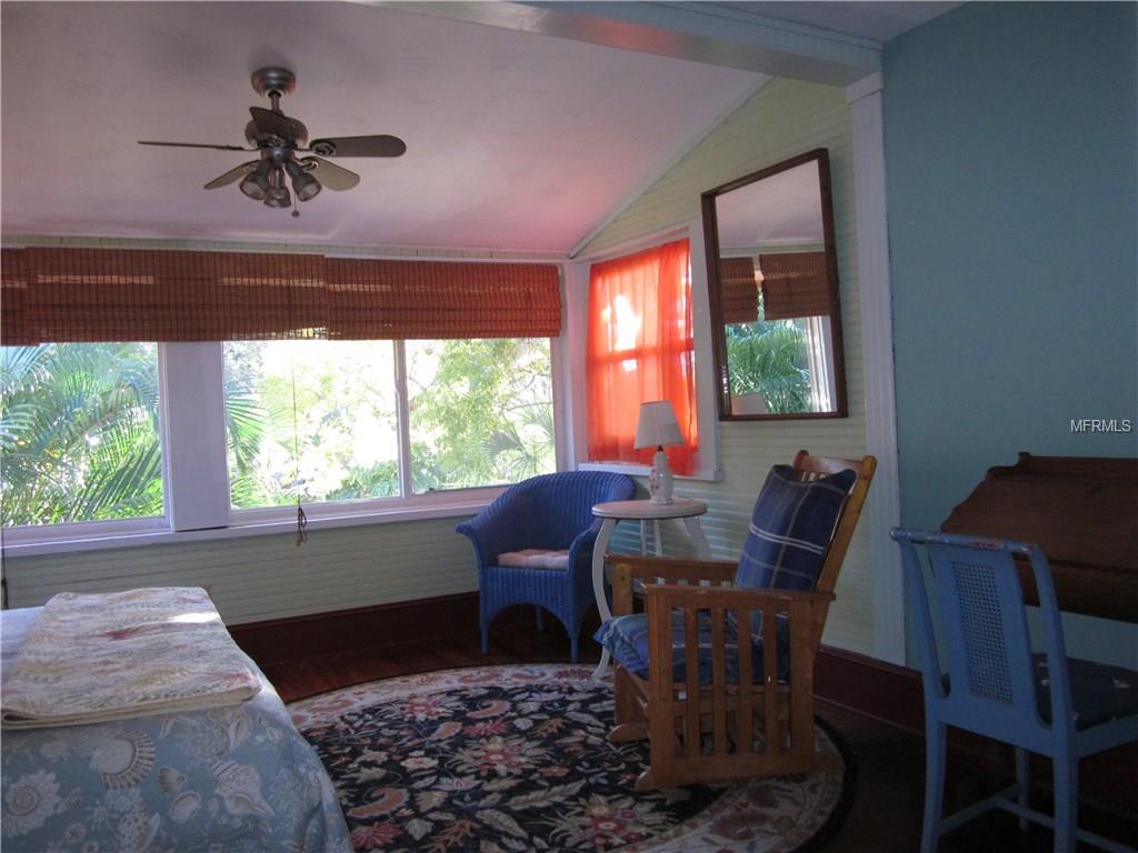 5419 DELETTE AVENUE S, GULFPORT, Florida 33707, 3 Bedrooms Bedrooms, 8 Rooms Rooms,2 BathroomsBathrooms,Residential,For sale,DELETTE,U7845564