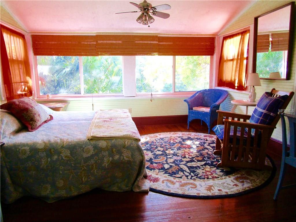 5419 DELETTE AVENUE S, GULFPORT, Florida 33707, 3 Bedrooms Bedrooms, 8 Rooms Rooms,2 BathroomsBathrooms,Residential,For sale,DELETTE,U7845564