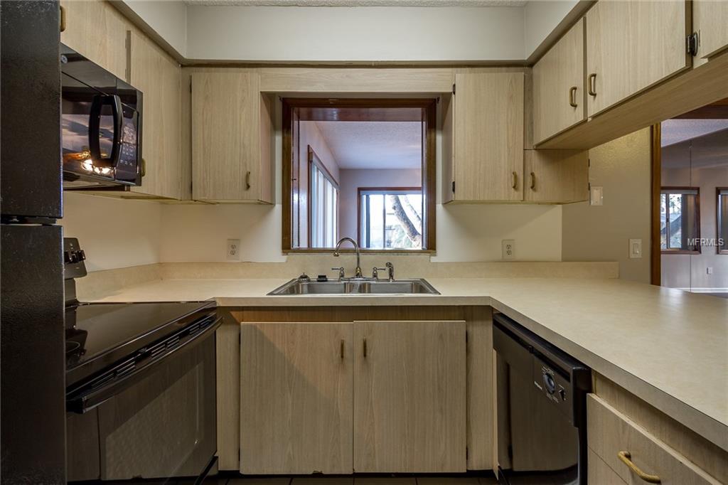 1536 DOLPHIN DRIVE, LAKELAND, Florida 33801, 3 Bedrooms Bedrooms, 3 Rooms Rooms,2 BathroomsBathrooms,Residential,For sale,DOLPHIN,T2928410