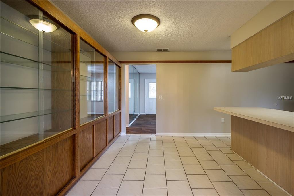 1536 DOLPHIN DRIVE, LAKELAND, Florida 33801, 3 Bedrooms Bedrooms, 3 Rooms Rooms,2 BathroomsBathrooms,Residential,For sale,DOLPHIN,T2928410