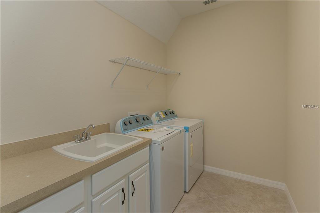 14892 ELLINGSWORTH LANE, WINTER GARDEN, Florida 34787, 4 Bedrooms Bedrooms, 5 Rooms Rooms,3 BathroomsBathrooms,Residential,For sale,ELLINGSWORTH,O5525788