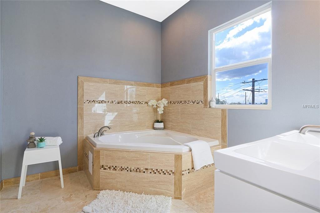 716 S 22ND STREET, TAMPA, Florida 33605, 3 Bedrooms Bedrooms, 3 Rooms Rooms,2 BathroomsBathrooms,Residential,For sale,22ND,T2915811