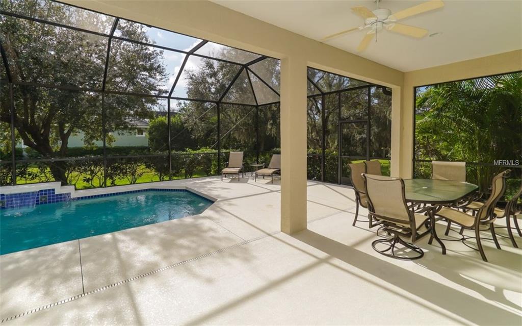 12062 THORNHILL COURT, LAKEWOOD RANCH, Florida 34202, 2 Bedrooms Bedrooms, 5 Rooms Rooms,2 BathroomsBathrooms,Residential,For sale,THORNHILL,A4204021