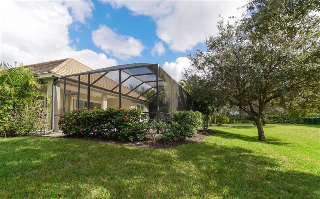 12062 THORNHILL COURT, LAKEWOOD RANCH, Florida 34202, 2 Bedrooms Bedrooms, 5 Rooms Rooms,2 BathroomsBathrooms,Residential,For sale,THORNHILL,A4204021