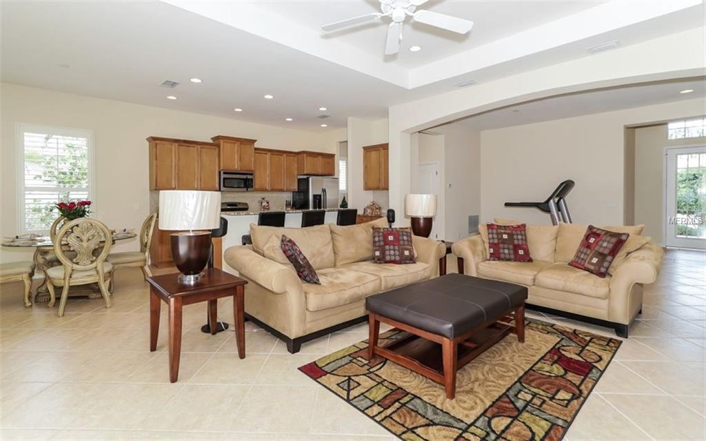 12062 THORNHILL COURT, LAKEWOOD RANCH, Florida 34202, 2 Bedrooms Bedrooms, 5 Rooms Rooms,2 BathroomsBathrooms,Residential,For sale,THORNHILL,A4204021