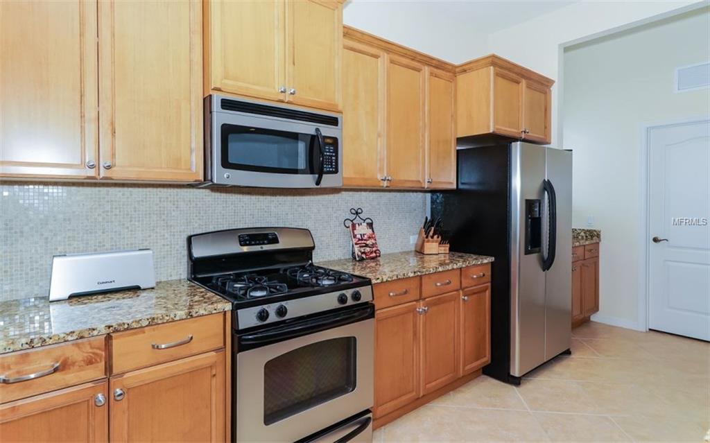 12062 THORNHILL COURT, LAKEWOOD RANCH, Florida 34202, 2 Bedrooms Bedrooms, 5 Rooms Rooms,2 BathroomsBathrooms,Residential,For sale,THORNHILL,A4204021